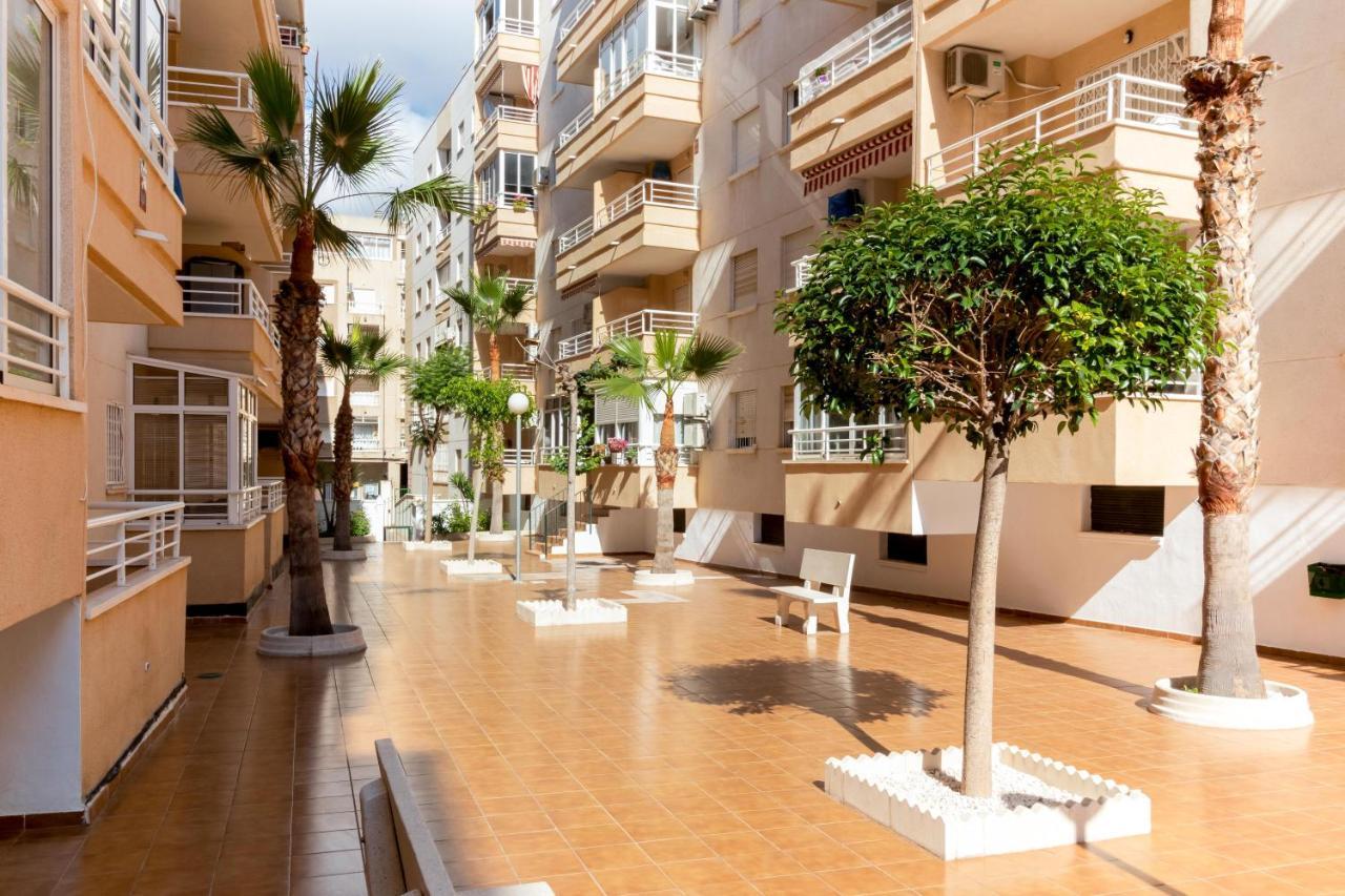 Appartamento Piso En El Centro Torrevieja Esterno foto